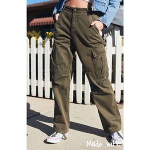 NWOT Jane Olive Cargo Pants 🌿